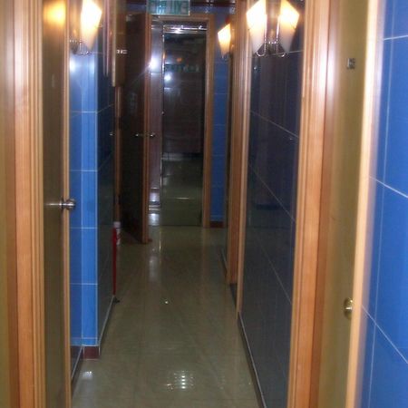 Oriental Pearl Budget Hotel Хонконг Екстериор снимка